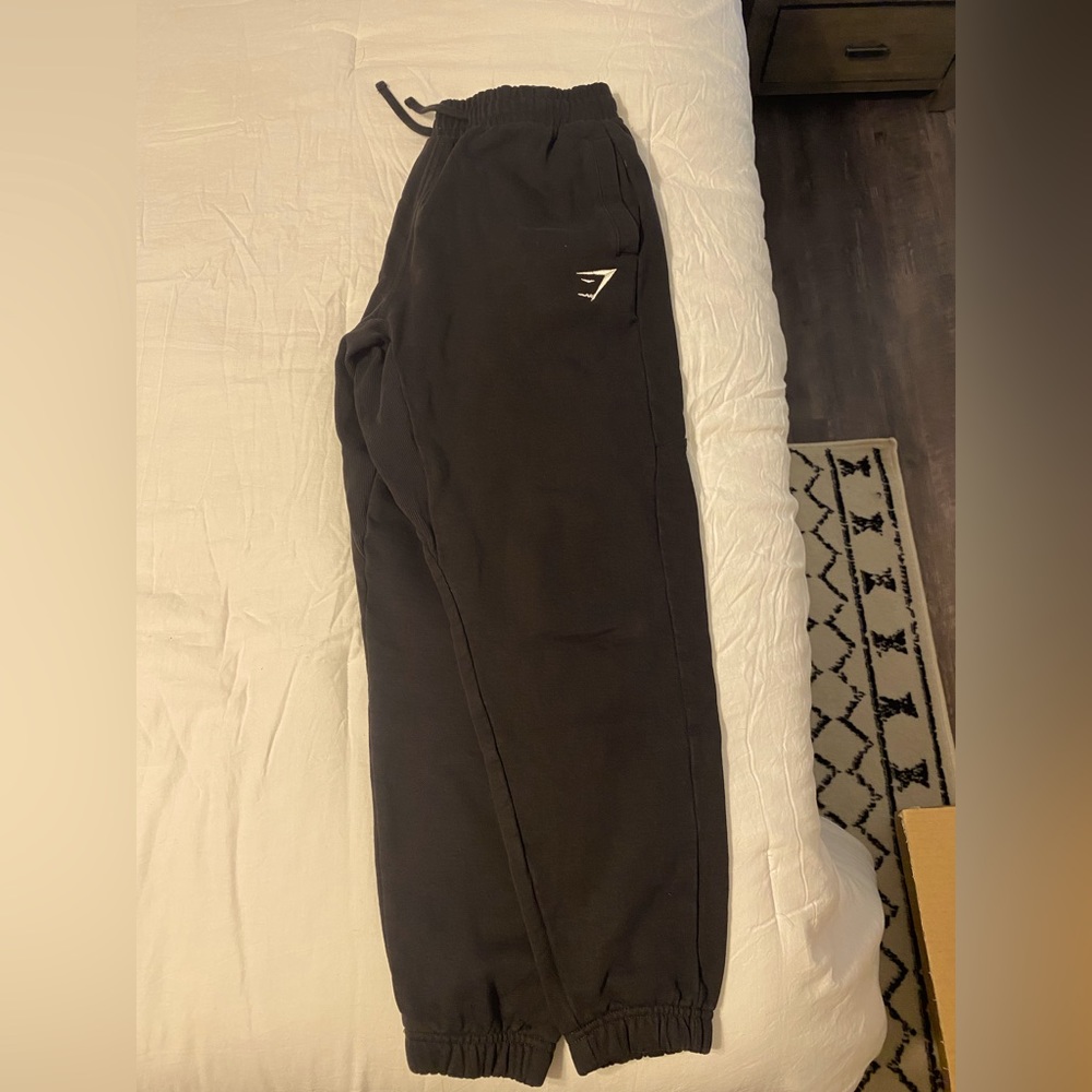 Men’s Gymshark black sweat pants medium